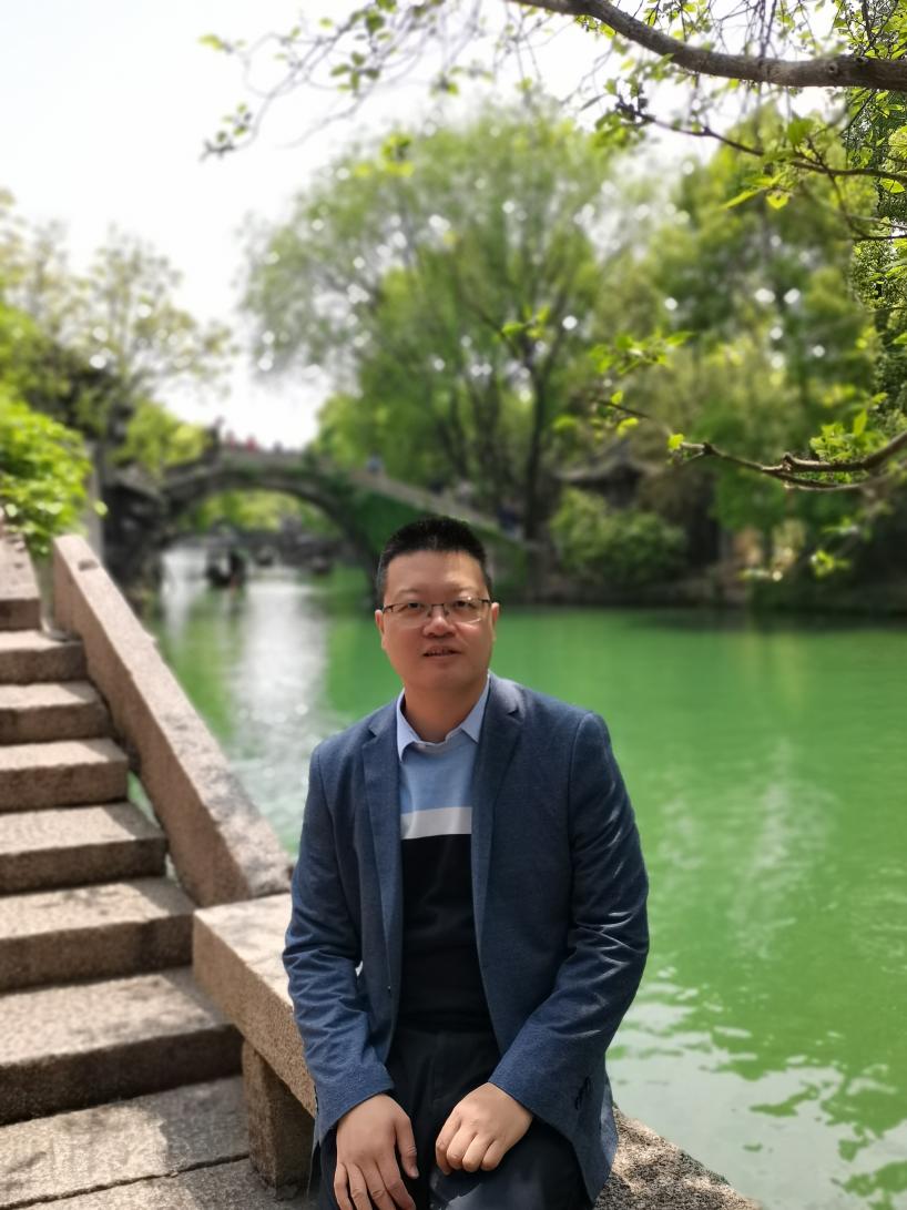 杨鹏-风采照2