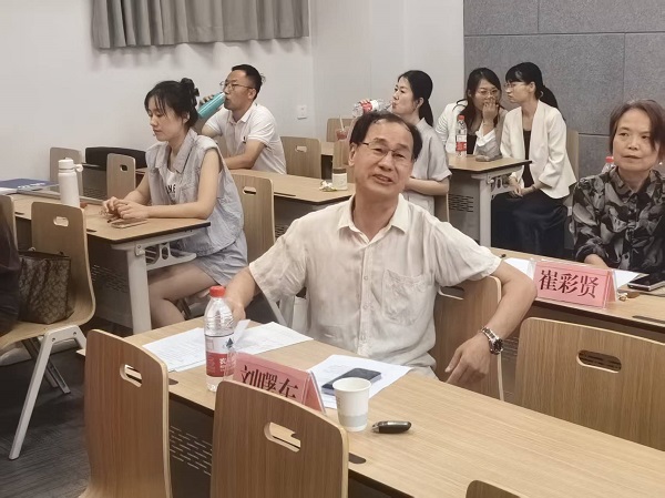 评委1.jpg